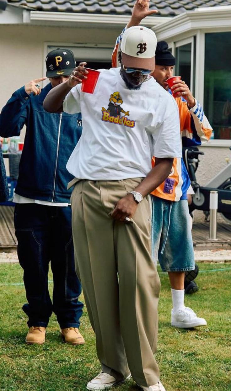 Baddies graphic T-shirt